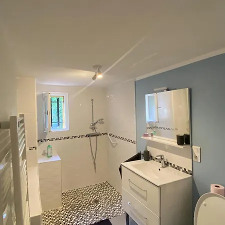 Calme Avec Jardinet *